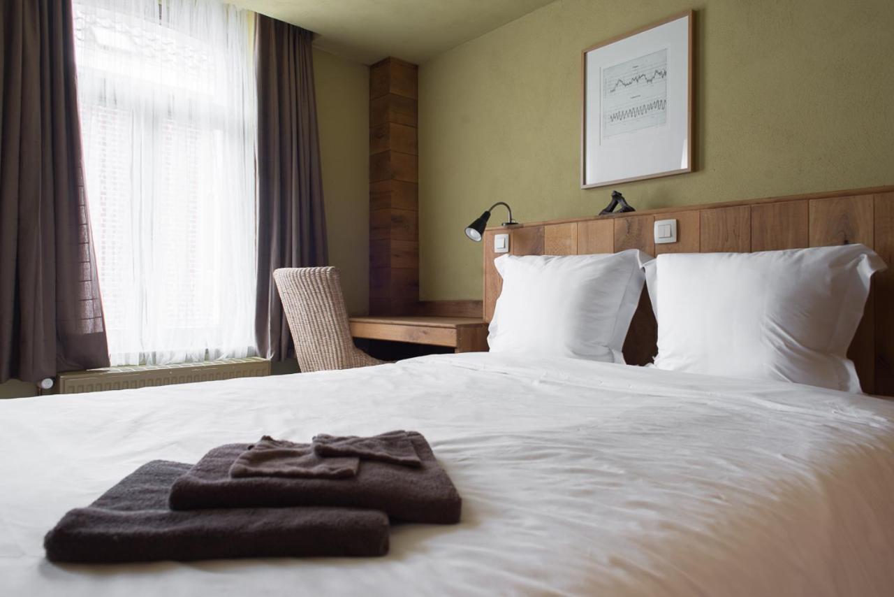Poeziehotel Surplace - 15 Min Van Pairi Daiza & Industriezone Ghislenghien Bever Ngoại thất bức ảnh